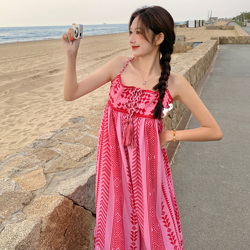 粉色多巴胺甜美设计感连衣裙女夏季2024新款端庄大气网红流行长裙,女装连衣裙,2C122