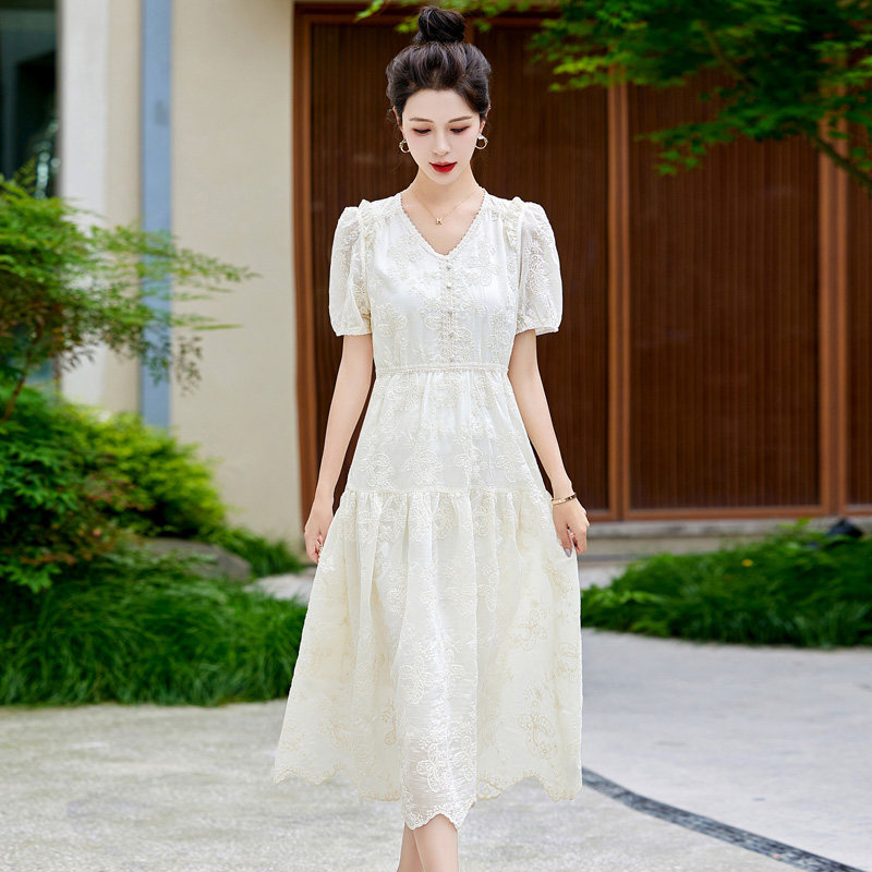 2025新款夏季女装V领木耳边显瘦减龄泡泡袖长款连衣裙,女装连衣裙,丽莎妳雅