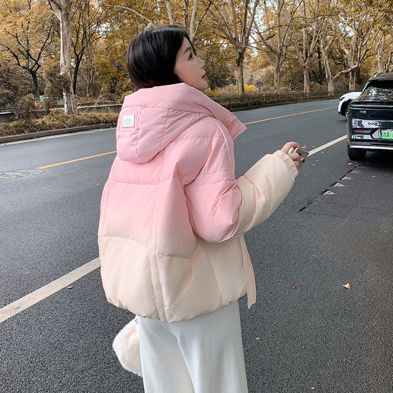 渐变粉色羽绒服女冬季新款百搭甜美今年流行洋气白鸭绒加厚外套图片