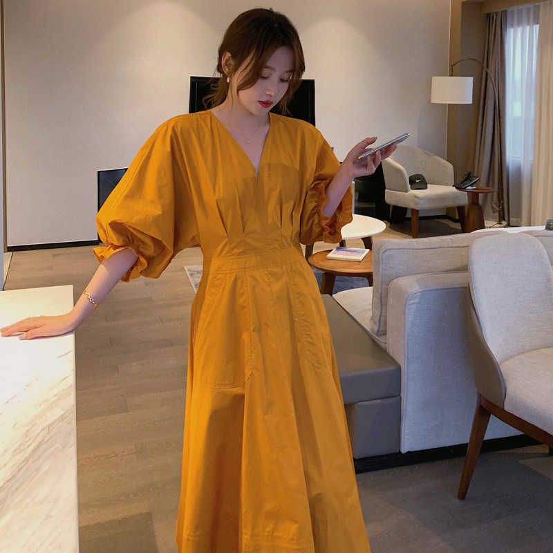 茶歇法式红色v领泡泡袖连衣裙女夏2025新款高级感气质收腰长裙子,女装连衣裙,2C321