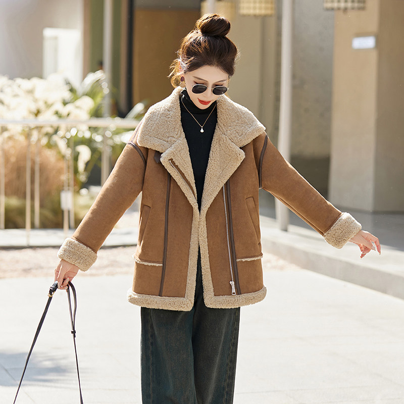 2025冬季新款兔毛休闲皮毛一体麂皮绒机车服外套，女装皮草，自然秀,女装皮草,自然秀