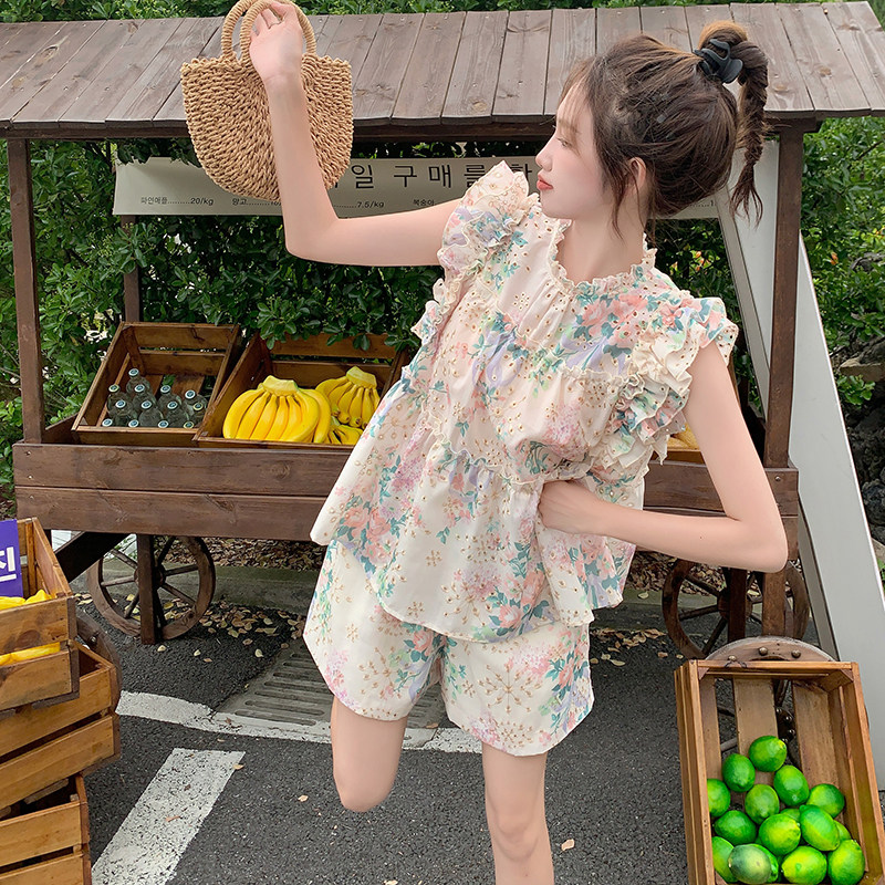 新品镂空绣花上衣+宽松短裤两件套套装7616-P135-K198,女装套装/套裙,2C159