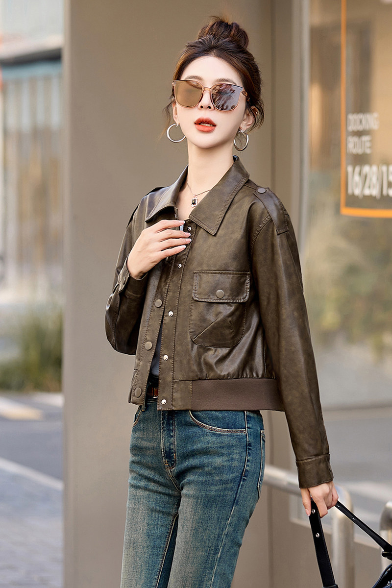 小个子休闲短款PU皮夹克翻领时尚复古机车服,女装皮衣,自然秀