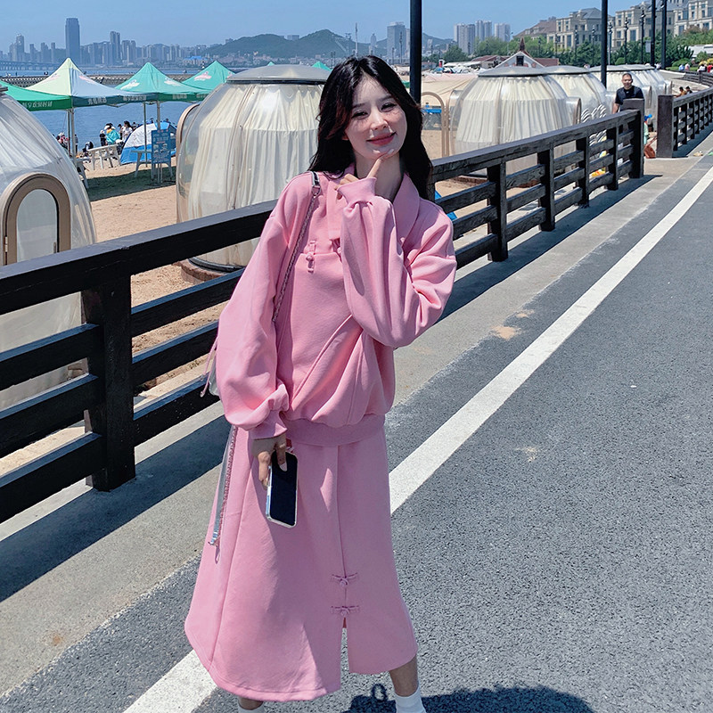 粉色休闲减龄套装裙女秋季新款奶甜系盘扣卫衣半身裙小个子两件套,女装套装/套裙,2C056
