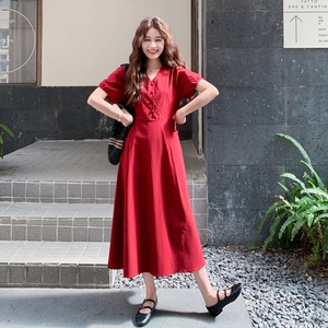 法式复古红色连衣裙女2025夏季新款气质收腰宽松V领海边度假长裙图片
