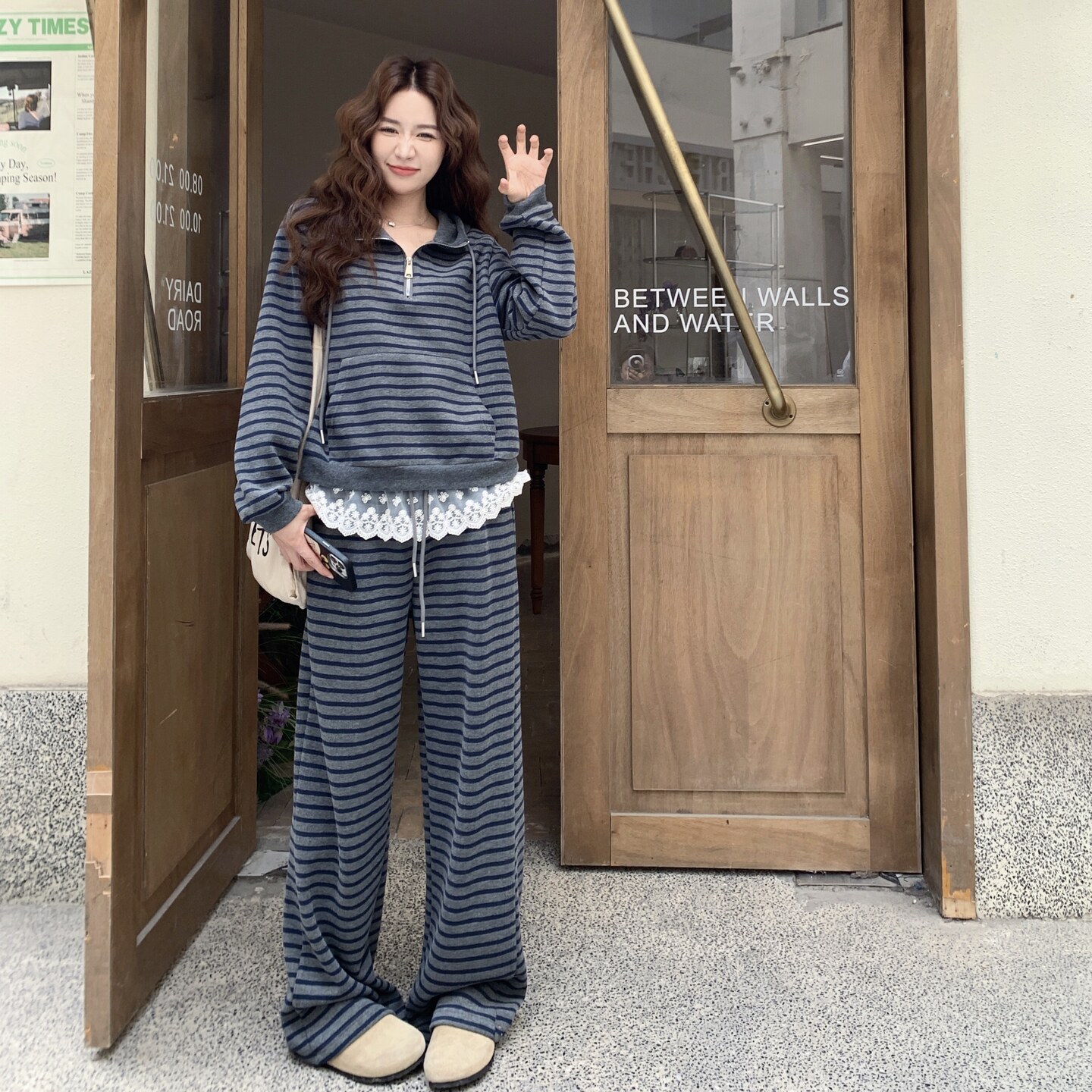 休闲运动风穿搭灰色条纹连帽卫衣套装女春秋超火巨好看长裤两件套,女装套装/套裙,2C098