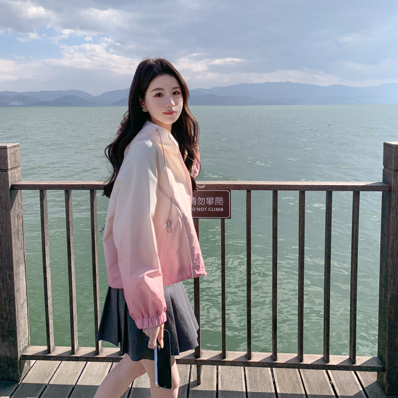 甜美学院风粉色连帽卫衣女春秋2025新款简约百搭休闲裤,女装短外套,2C266