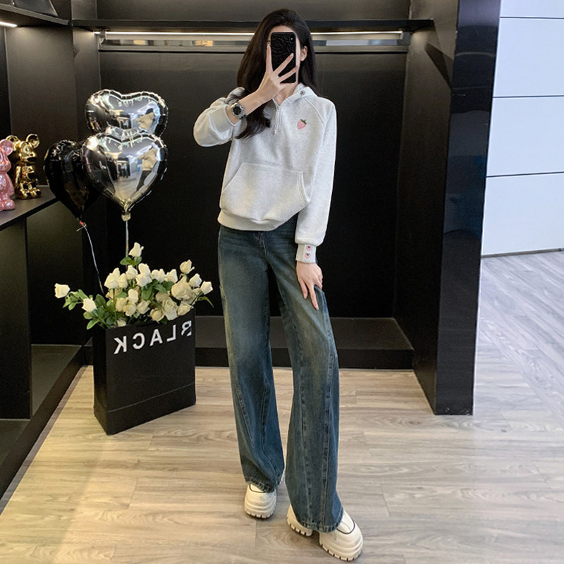 慵懒风草莓连帽灰色卫衣牛仔裤两件套,女装套装/套裙,2C310