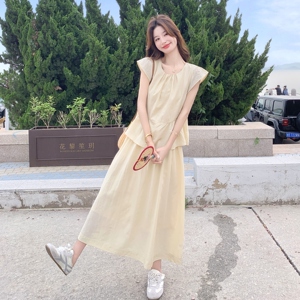 浅黄色法式假两件连衣裙女夏2025新款今年流行爆款显瘦超好看裙子图片