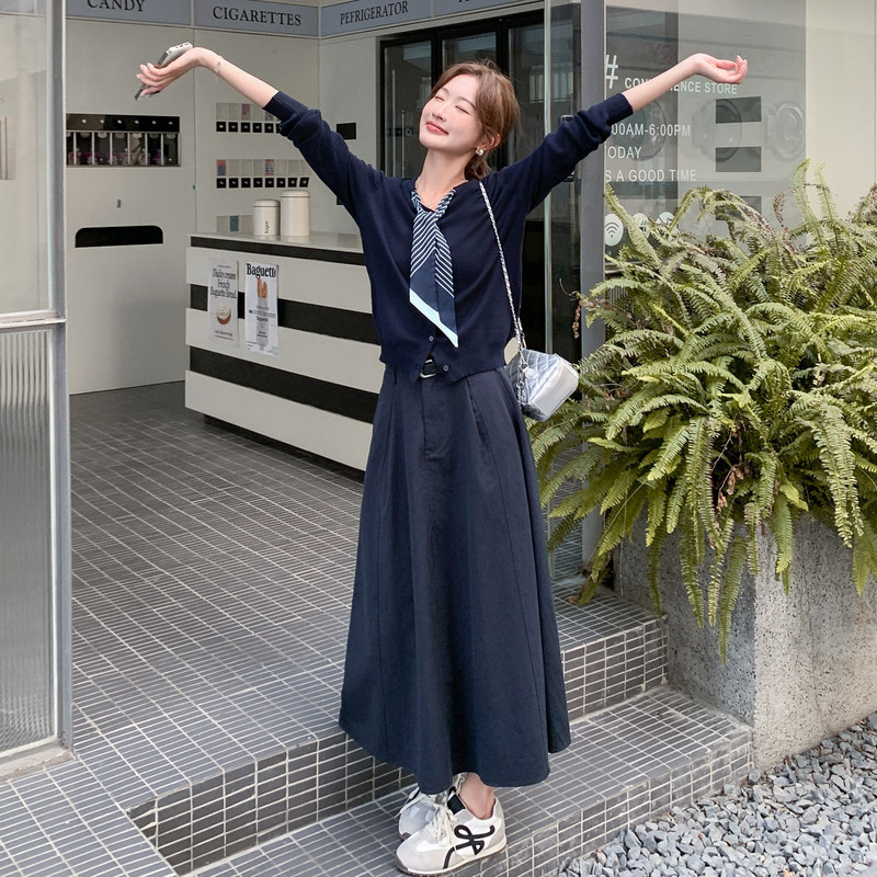 藏青色丝巾针织开衫套装裙女2025秋新款法式气质显瘦半身裙两件套,女装套装/套裙,2C159