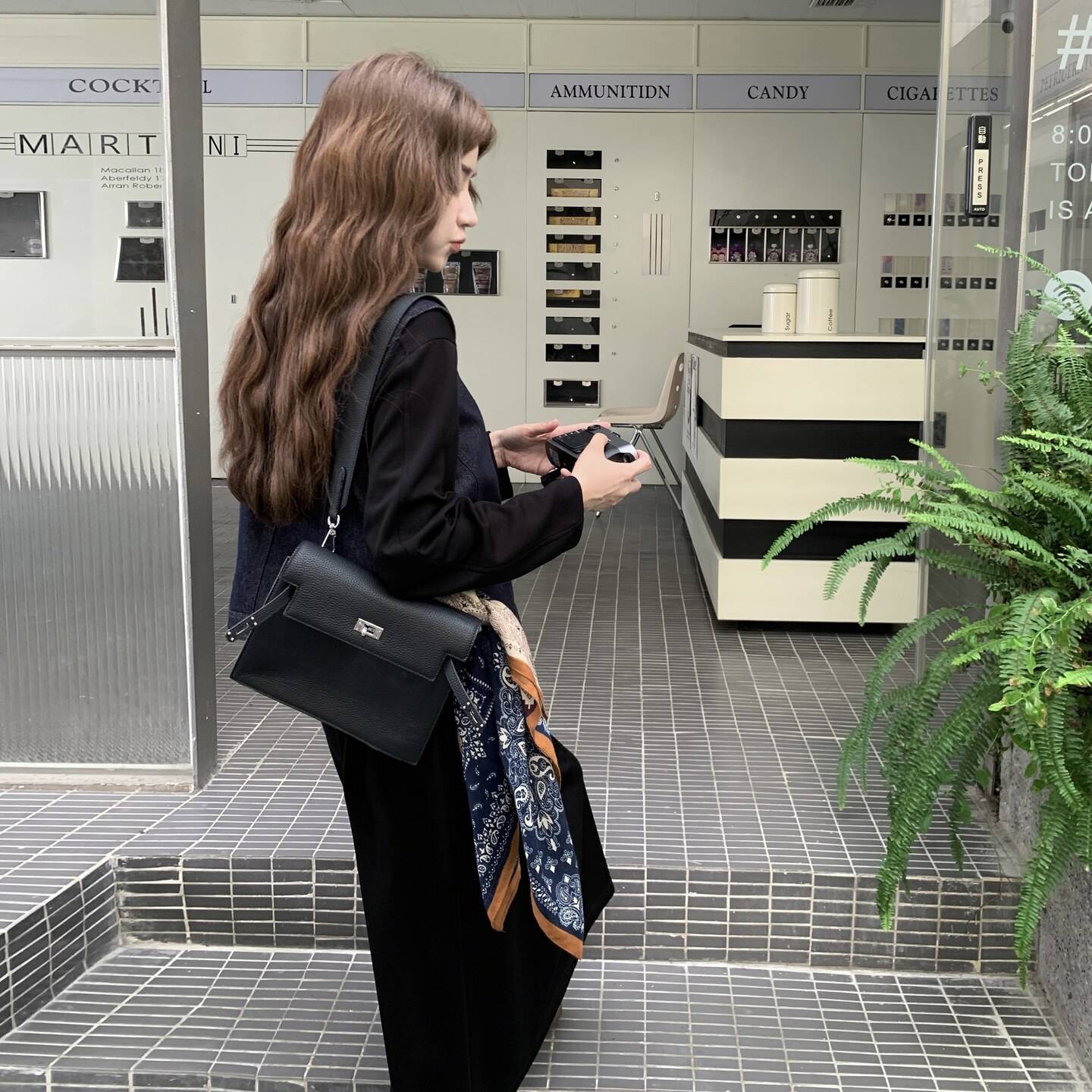 慵懒松弛感穿搭黑色长袖连衣裙配牛仔马甲女春秋超火好看长裙套装,女装套装/套裙,2C098
