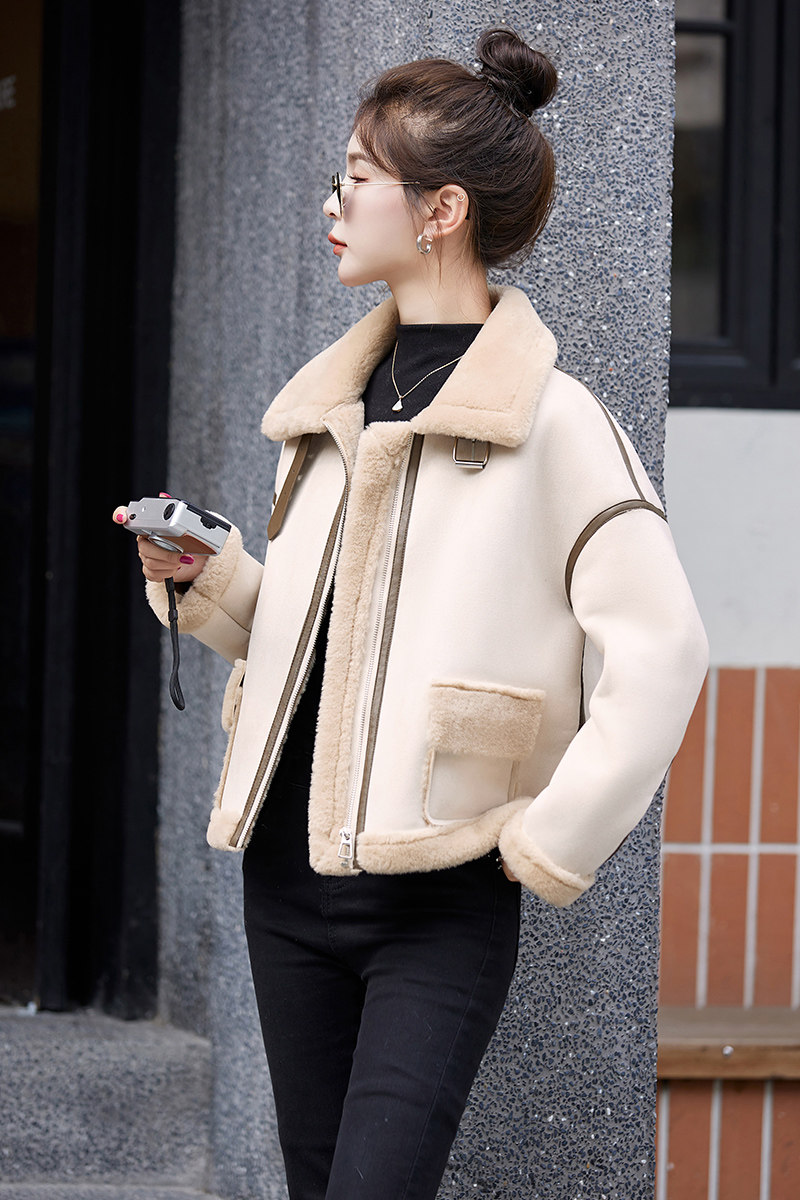 皮毛一体羊羔毛外套2025冬季新款鹿皮绒宽松机车服,女装短外套,自然秀