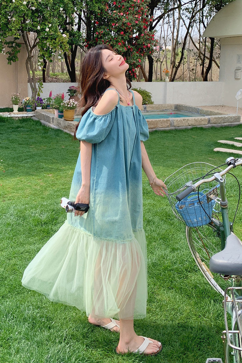 渐变露肩吊带连衣裙女2025夏季新款设计感网纱拼接海边度假长裙,女装连衣裙,2C073
