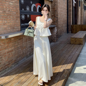 度假修身气质白色半身裙套装女2024夏季新款收腰背心长裙子两件套图片