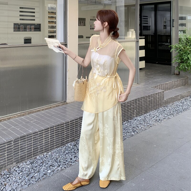 浅黄色天丝刺绣旗袍连衣裙阔腿裤套装两件套女夏季风新中式穿搭,女装套装/套裙,2C159