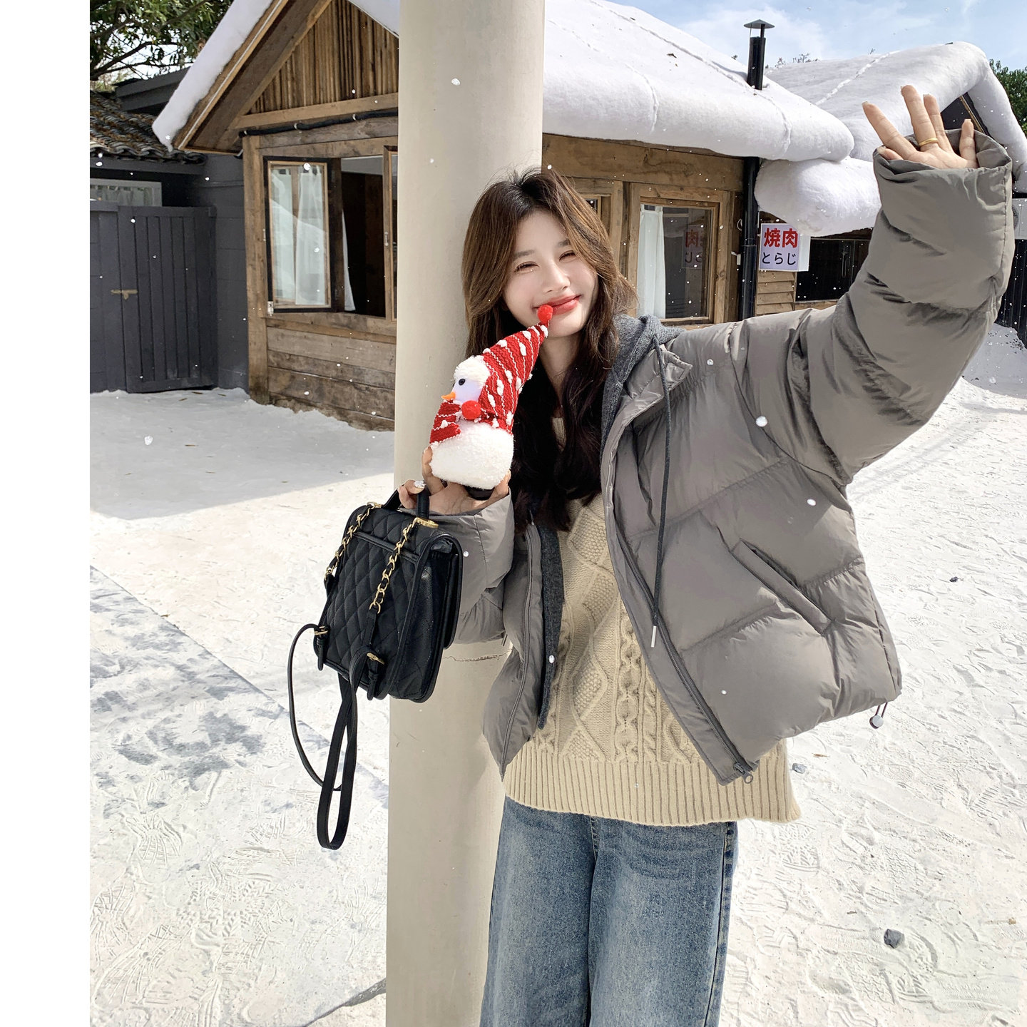 灰色连帽短款羽绒服女冬季小个子90白鸭绒加厚保暖面包服减龄外套图片