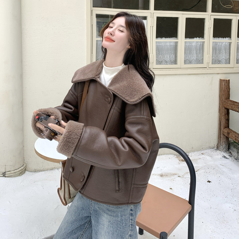 咖色两面穿羊羔毛外套女2025年冬季新款韩系复古皮毛一体机车棉服图片