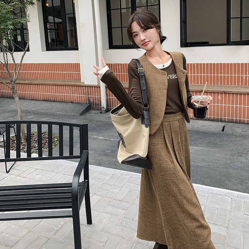 韩系显瘦小香风马甲套装裙女2025年春秋季新款高级感半身裙两件套,女装连衣裙,2C161