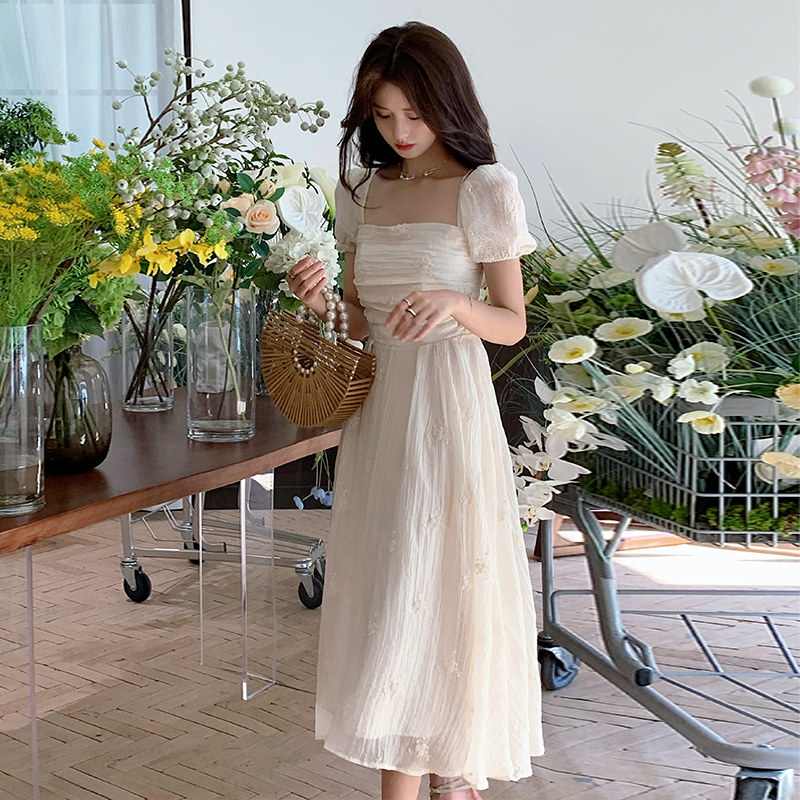 法式温柔风刺绣连衣裙女2025夏季新款韩版收腰显瘦绝美漂亮长裙子,女装连衣裙,2C260