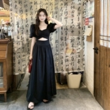 黑色