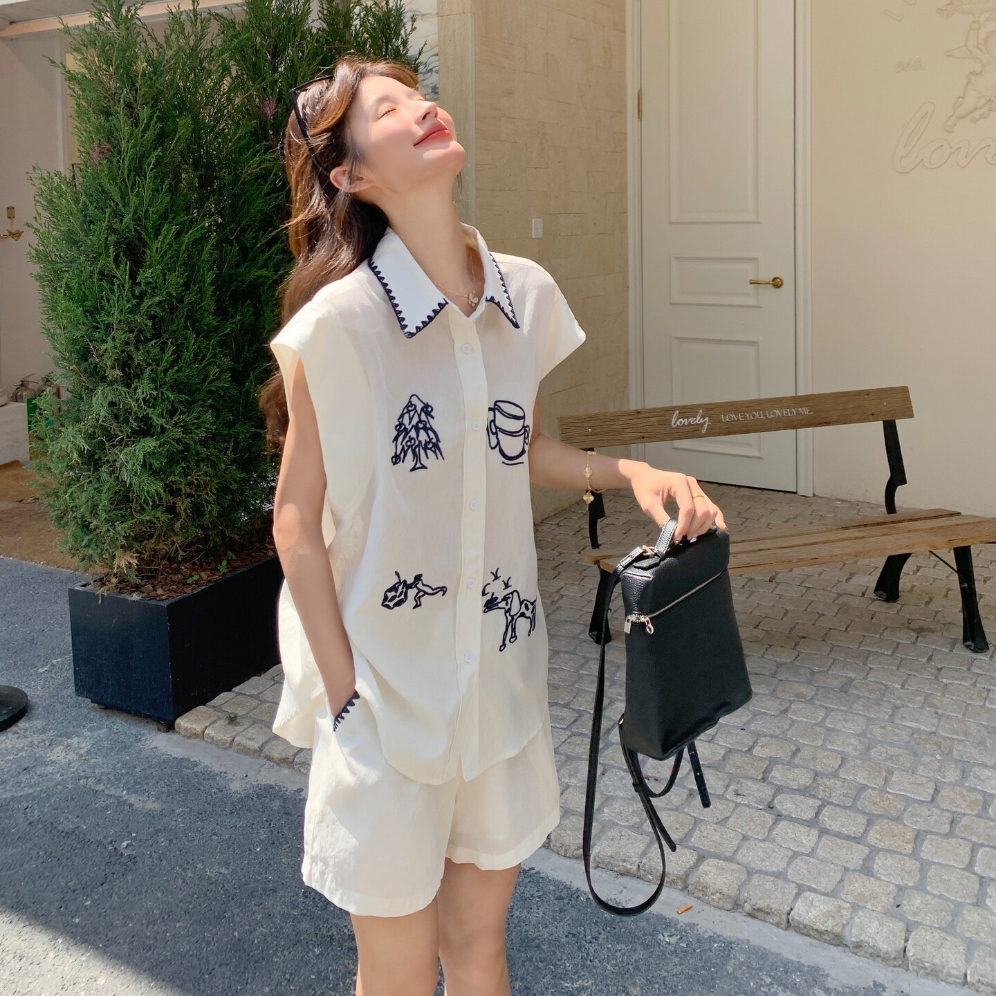 白色刺绣无袖衬衫短裤套装2025新款女夏穿搭老钱风气质休闲两件套,女装套装/套裙,2C166
