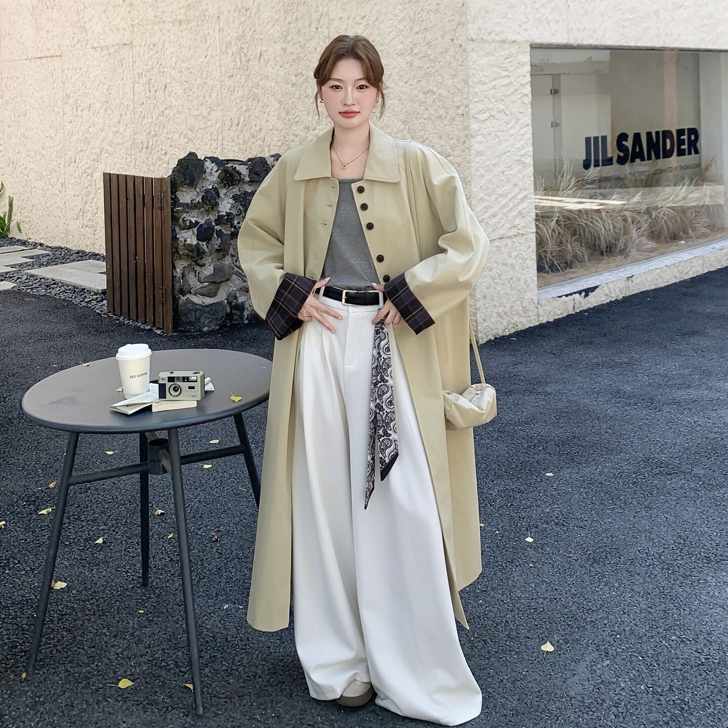 卡其色韩系松弛感风衣女中长款秋高级感穿搭显瘦撞色格纹拼接外套,女装风衣,2C325