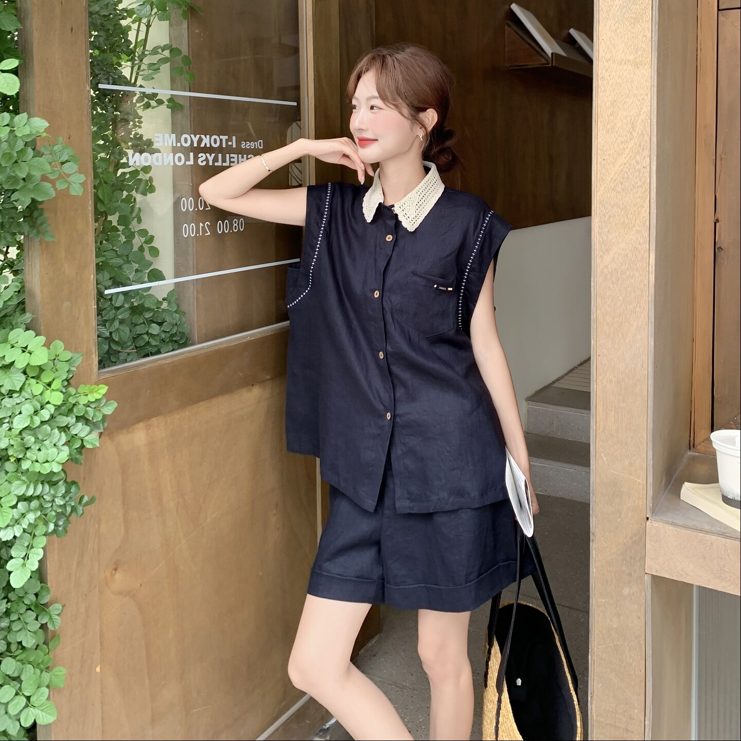 藏青色蕾丝翻领无袖衬衫上衣套装女2025夏新款休闲阔腿短裤两件套,女装套装/套裙,2C258