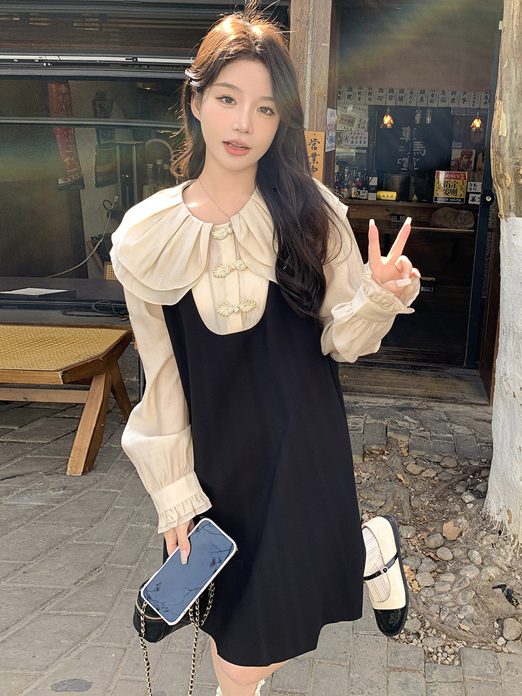 新中式国风盘扣撞色拼接连衣裙女2025春新款娃娃领宽松显瘦小黑裙图片