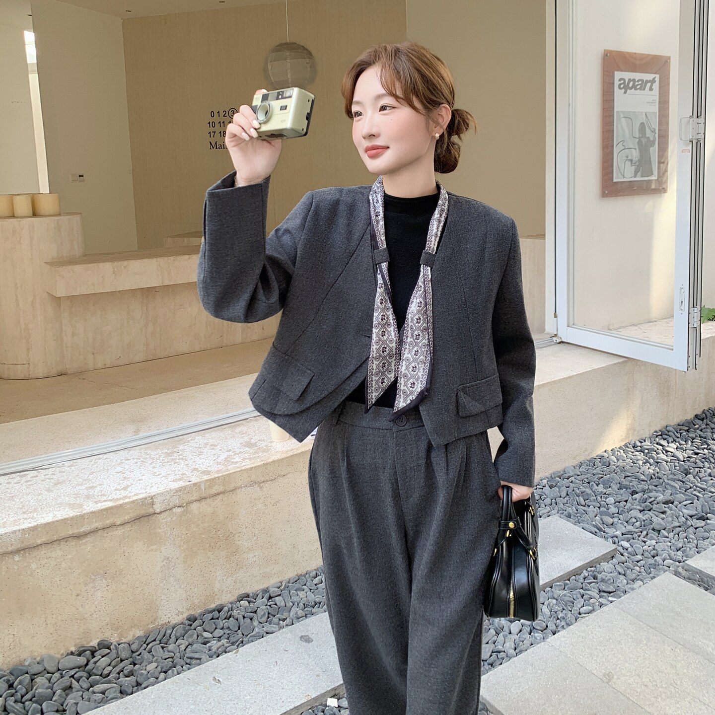 灰色飘带西装套装女2026早秋超火高级感休闲又a又飒阔腿裤两件套,女装套装/套裙,2C218