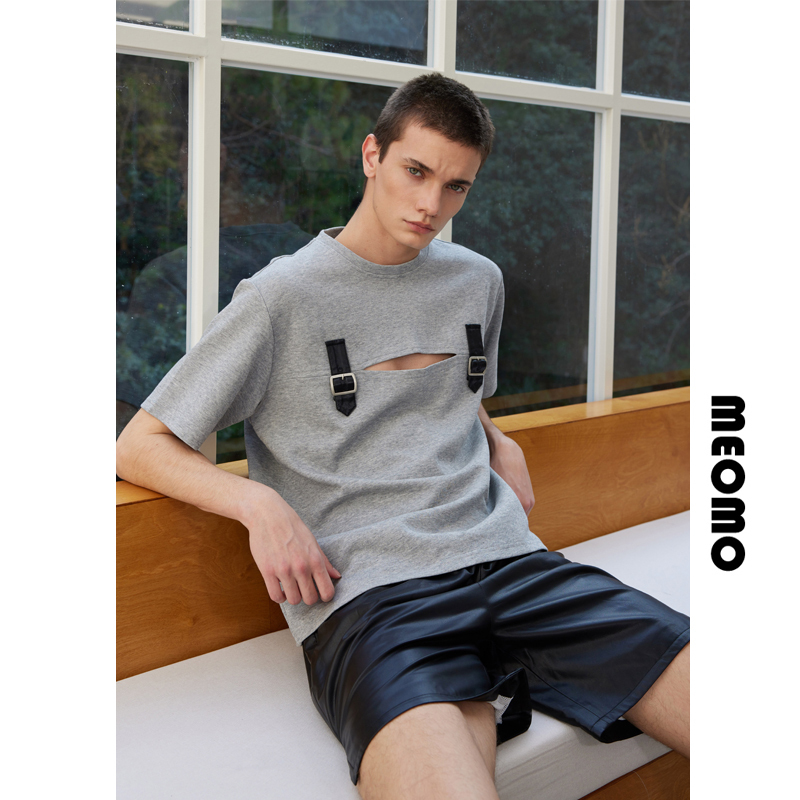 Meomo Designer Brand 2026 Spring and Summer New Style Gray Spliced Black Leather Strap T-Shirt Round Neck Short Sleeve Sexy Pure Desire