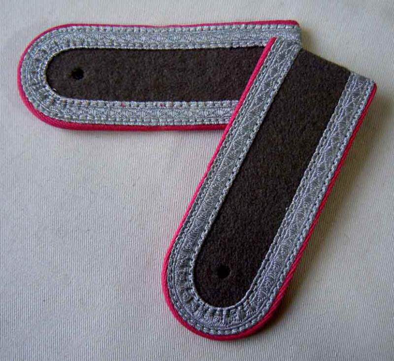 Democratic Germany (East Germany) Corpora Shoulder Badge (Pink Soldier Lines) Armored metal wire webbing shoulder badge-Taobao