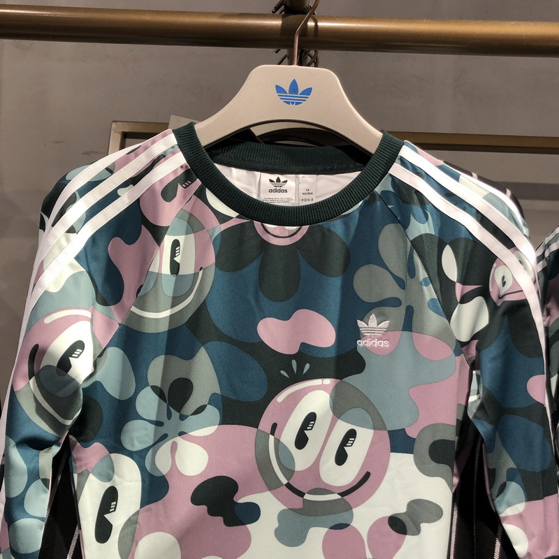 Adidas clover GAIIIERY kết hợp mặt cười vui vẻ và kết hợp trang phục cổ tròn và thể thao giải trí DV2662 - Trang phục thể thao mẫu bộ thể thao nữ đẹp
