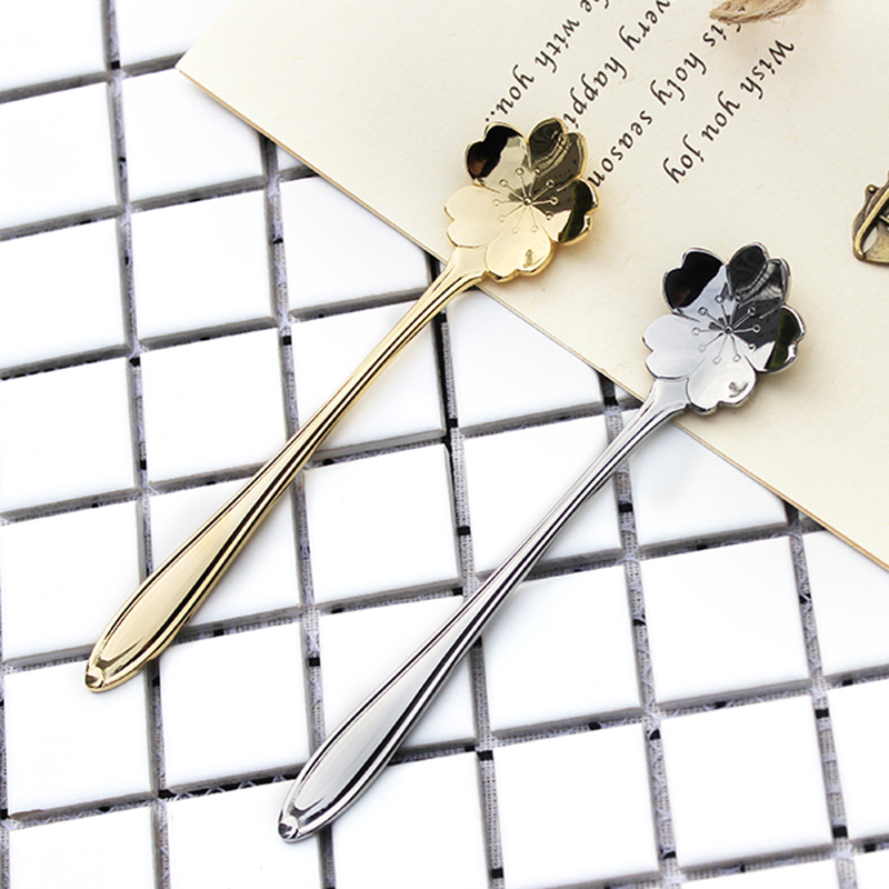 Nordic vintage gold-plated stainless steel Cherry blossom long handle stirring spoon Japanese petal Coffee Western point spoon Afternoon Tea cutlery