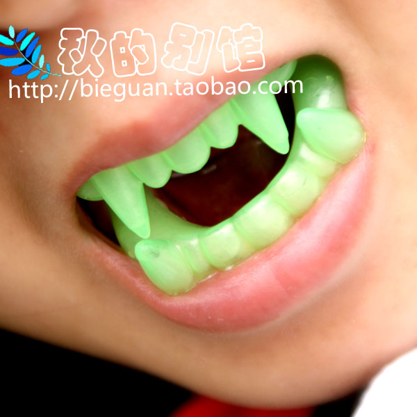 Đạo cụ Halloween cung cấp răng giả phát sáng kinh dị răng zombie đánh lừa cả ngày - Sản phẩm Đảng / Magic / Hiệu suất đồ hóa trang siêu nhân gao	