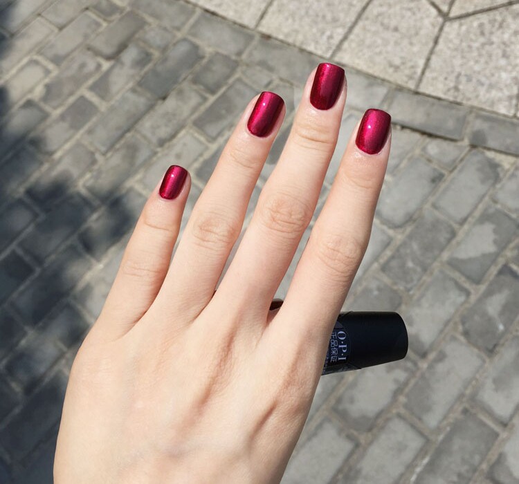 (2022 Summer coated with white) American opi nail polish H08 metal deep red pearlescent deep red