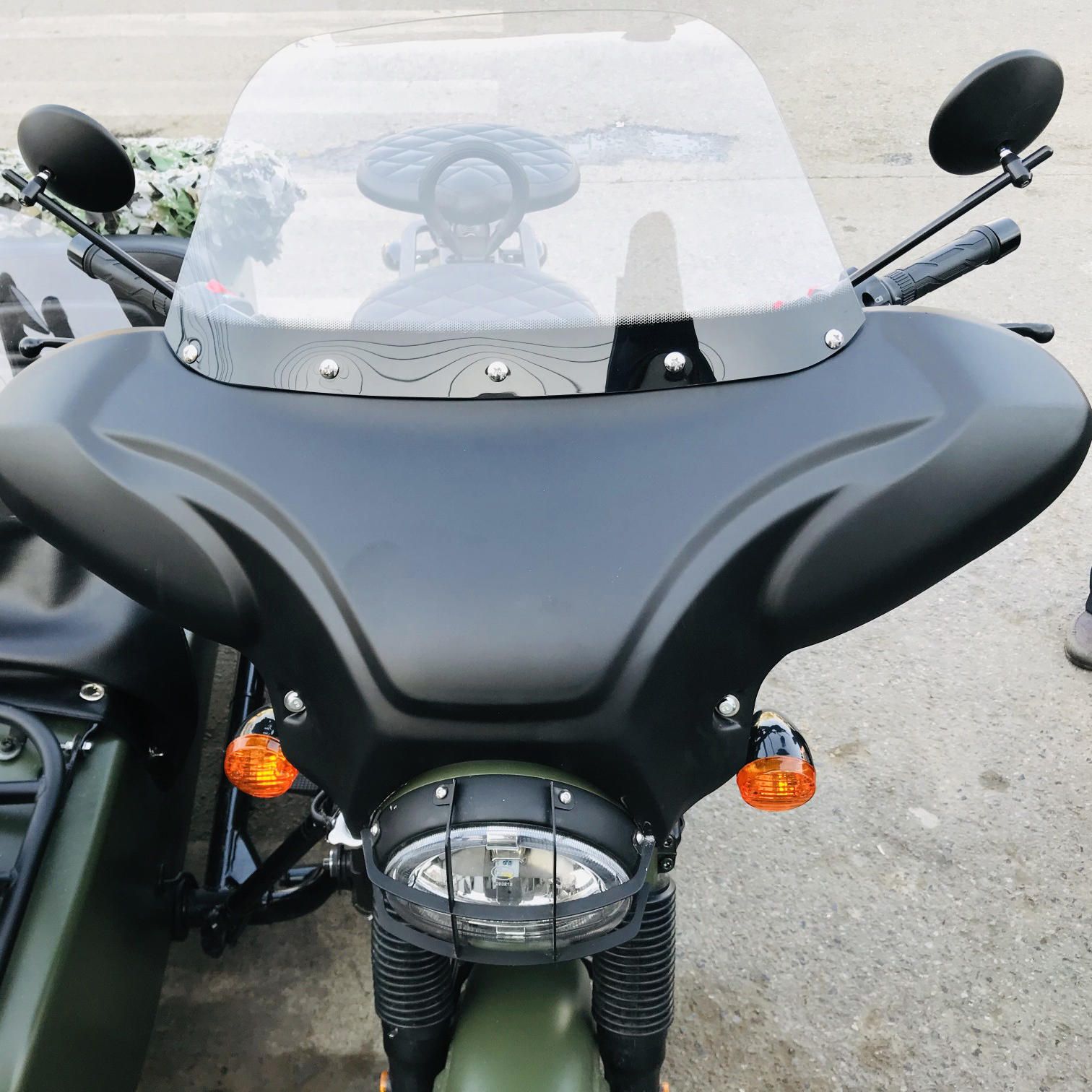 Side three rounds of the Yangtze River 750 Jialing 600 Ivan He 25 silver steel 300 windshield earth eagle king 400 Xinyuan free wind