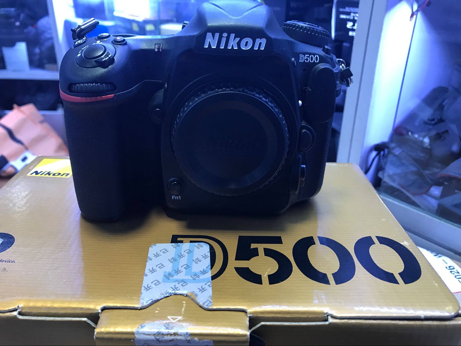 Nikon D500 Standalone to Color 99 New Yuan D750 D750 D800 D7100 D5600 D5600 for professional single eye