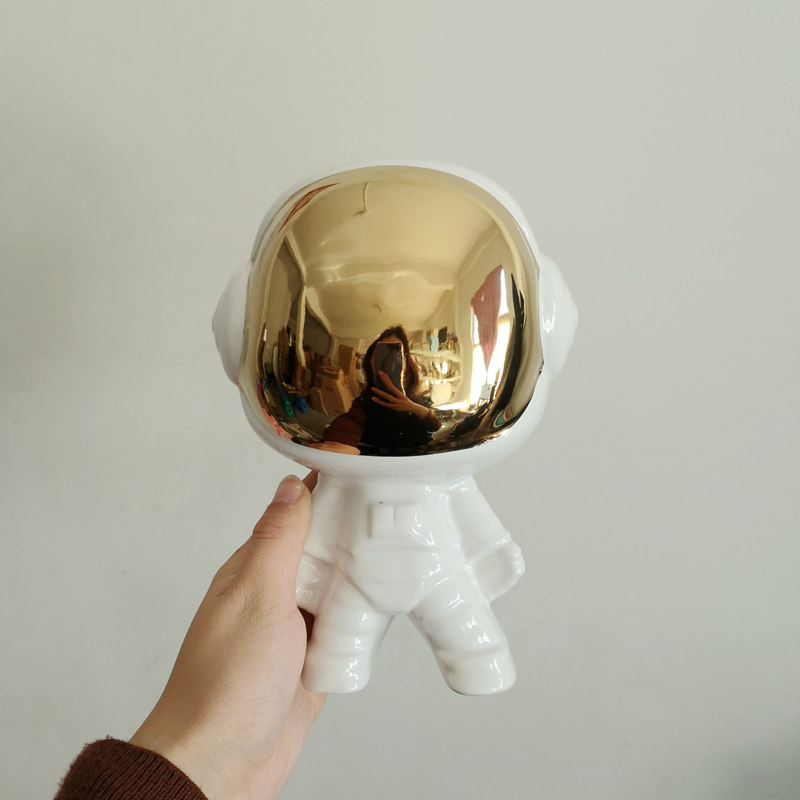 Exported to the United States Big Head Q Edition Astronaut Astronaut Ceramic Home Decoration Flower Arrangement Mini Edition