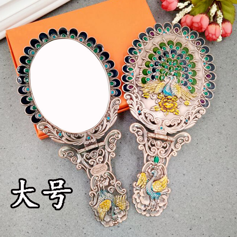 Large handle mirror Beauty Salon Makeup Mirror Folding Portable Princess Mirror Vintage Desktop Mirror Handheld Peacock Mirror