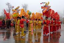 Factory direct selling dragon dance props dragon lamp high-grade yellow satin custom-made dragon and lion dance props dragon lamp