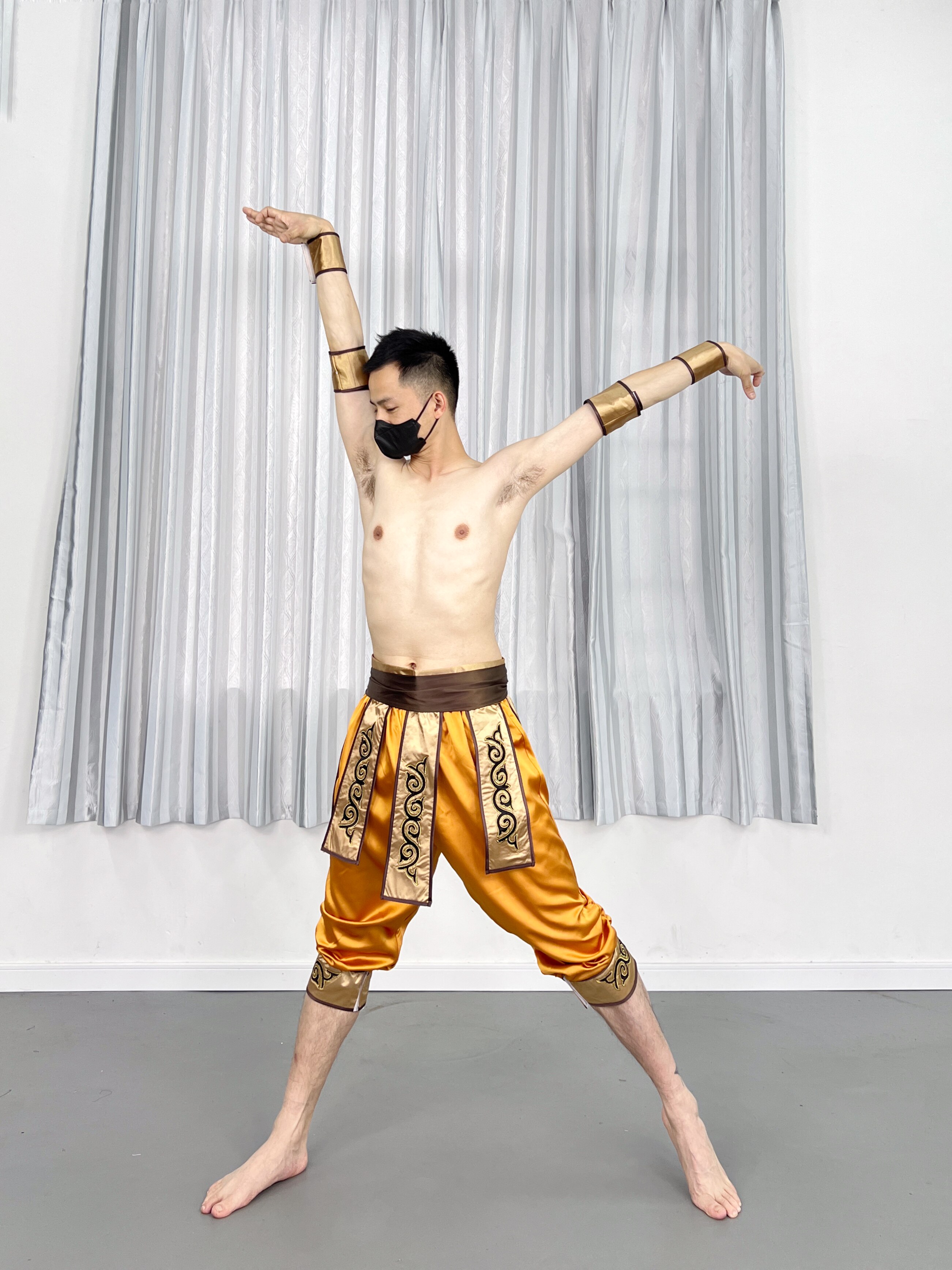 Men's Dai ethnic dance costumes set to do combined practice to serve ethnic minorities to perform the art examination folk grand north dance new-Taobao