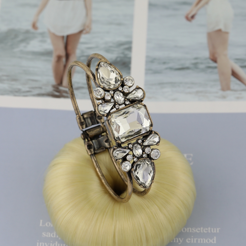 Trang sức châu Âu và Mỹ mới retro vòng đeo tay nữ thủy tinh pha lê vòng tay đá quý sáng bóng phụ kiện cung điện khuyến mãi 36 vòng cartier