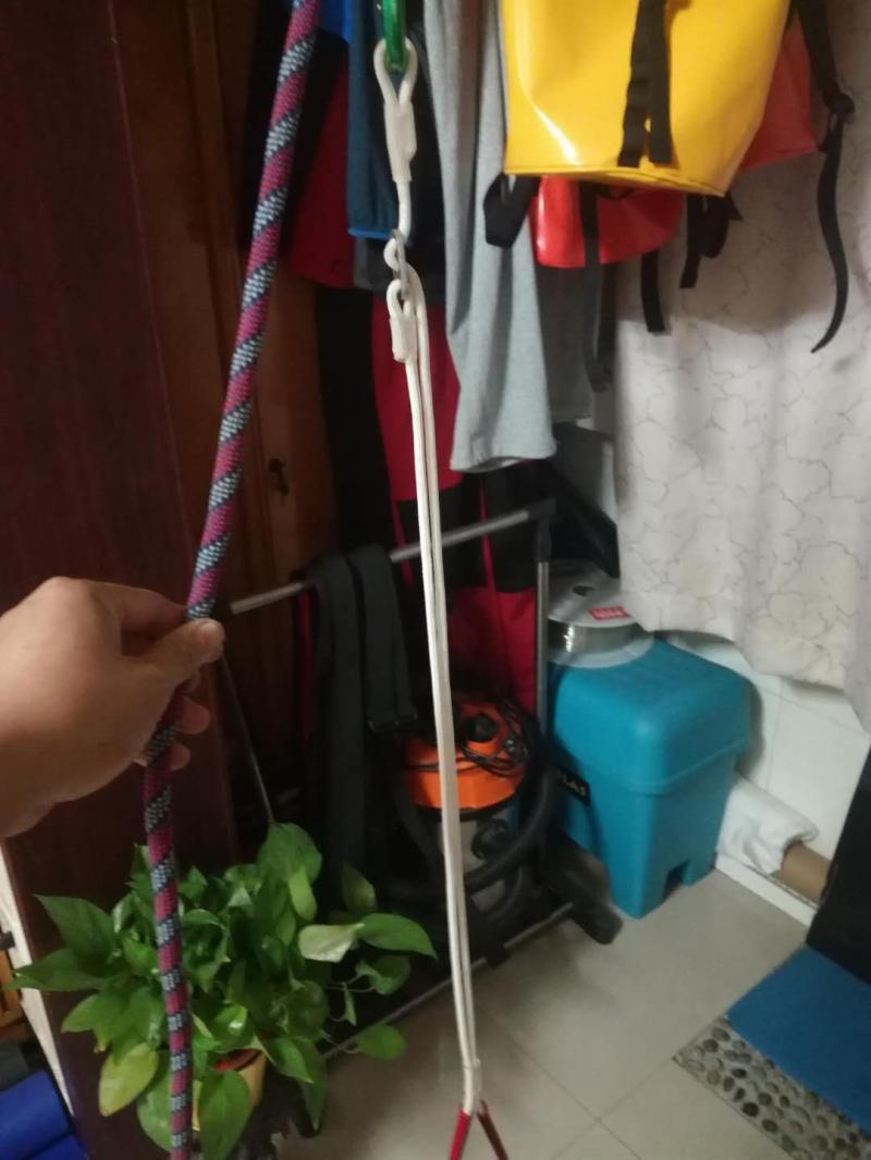 Climbing detection cave rescue SRT vigorously lifts the foot rope