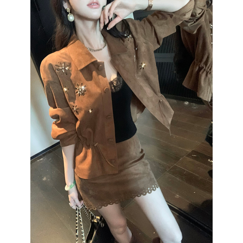 Sun Yaqiao【Wild Flowers】High-End Hollow-Carved Studded Suede Jacket Sun Yaqiao【Wild Flowers】High-End Hollow-Carved Studded Suede Jacket