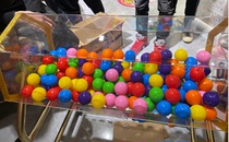 Lottery box Lottery ball Touch prize ball Lottery ball Catch prize Open ball 4 4 5cm two-color ball betting hollow color ball