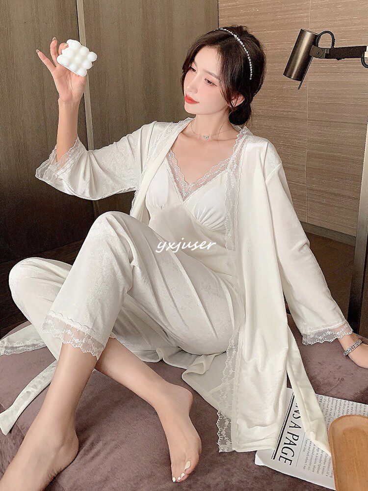 2021 autumn and winter gold velvet pajamas women's thin sexy living clothes suspenders three-piece lace trim home suit