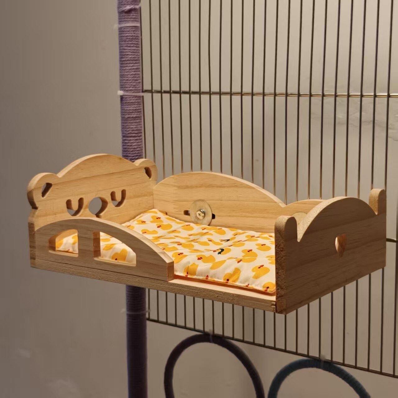 Little sun black phoenix honey-sucking monk Kaike parrot solid wood natural wood pine wood chewing unpainted wood bed wooden nest hanging