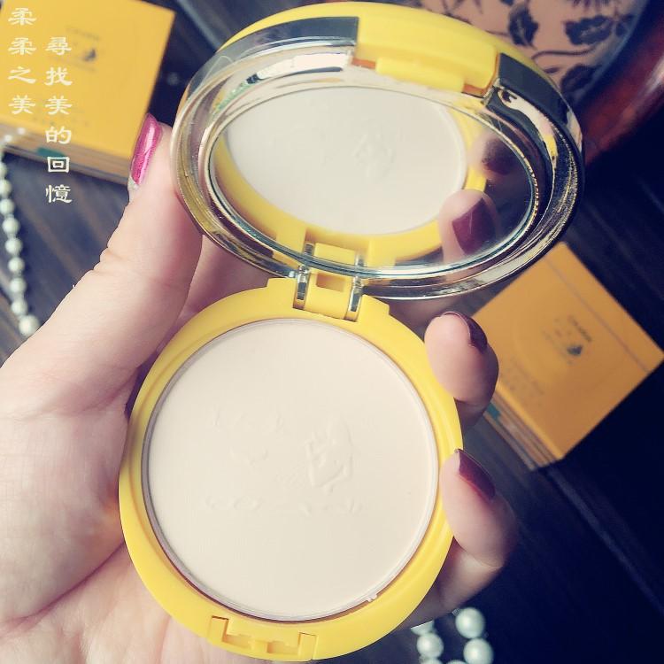Mua 2 tặng 1 nàng tiên cá ướt và khô bột diễn đàn diễn đàn khen ngợi mật ong bột bánh dưỡng ẩm sửa chữa dầu công suất trang điểm trang điểm che khuyết điểm trắng phấn phủ guerlain