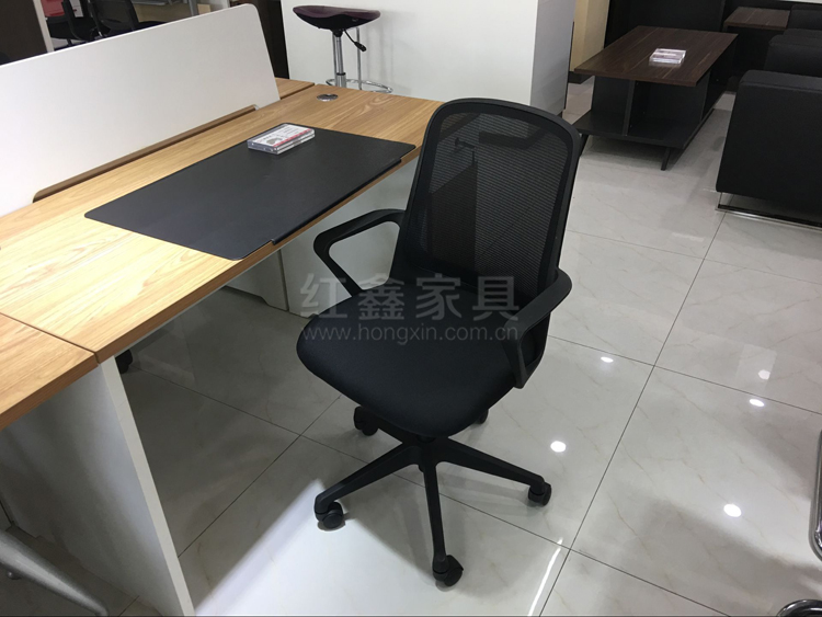 826 lưới xoay ghế văn phòng ghế làm việc máy tính ghế nhân viên ghế giải trí ghế Vũ Hán nội thất văn phòng bàn họp văn phòng đẹp
