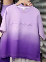 Сиреневая футболка